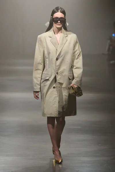 Look 1